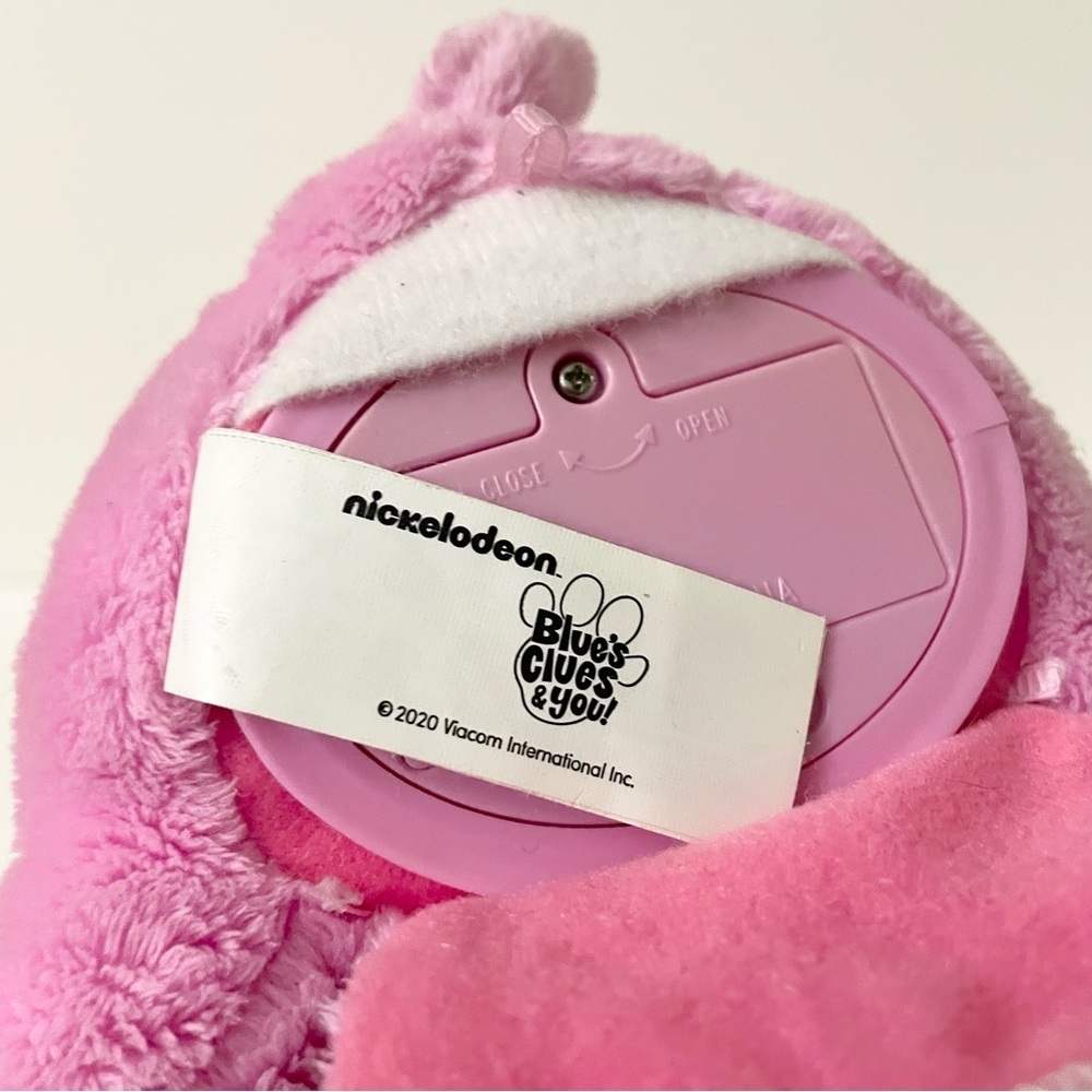 Blues Clues and You Peek A Boo Magenta Interactive Plush Toy - Picture 15 of 17